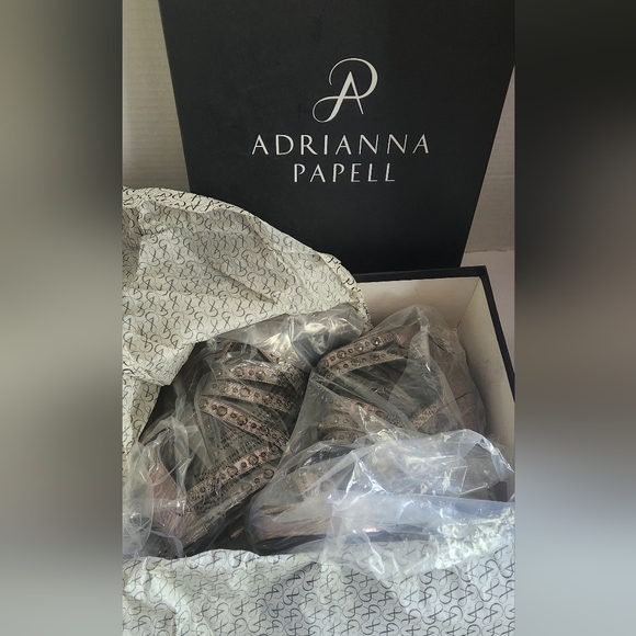 Adrianna Papell strappy heels sz 6 neww/ box gun metal studded platform ret$128 - Picture 10 of 10